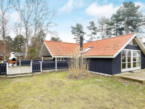  Two-Bedroom Holiday home in Rødby 13  Редбюхавн